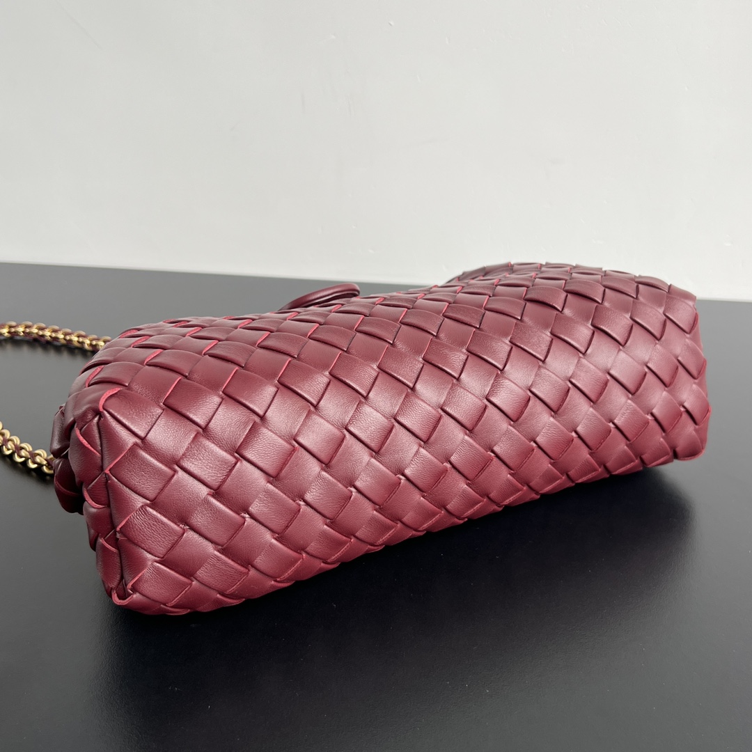 Teen Lauren 1980 Padded Intrecciato Leather Clutch With Chain Bordeaux